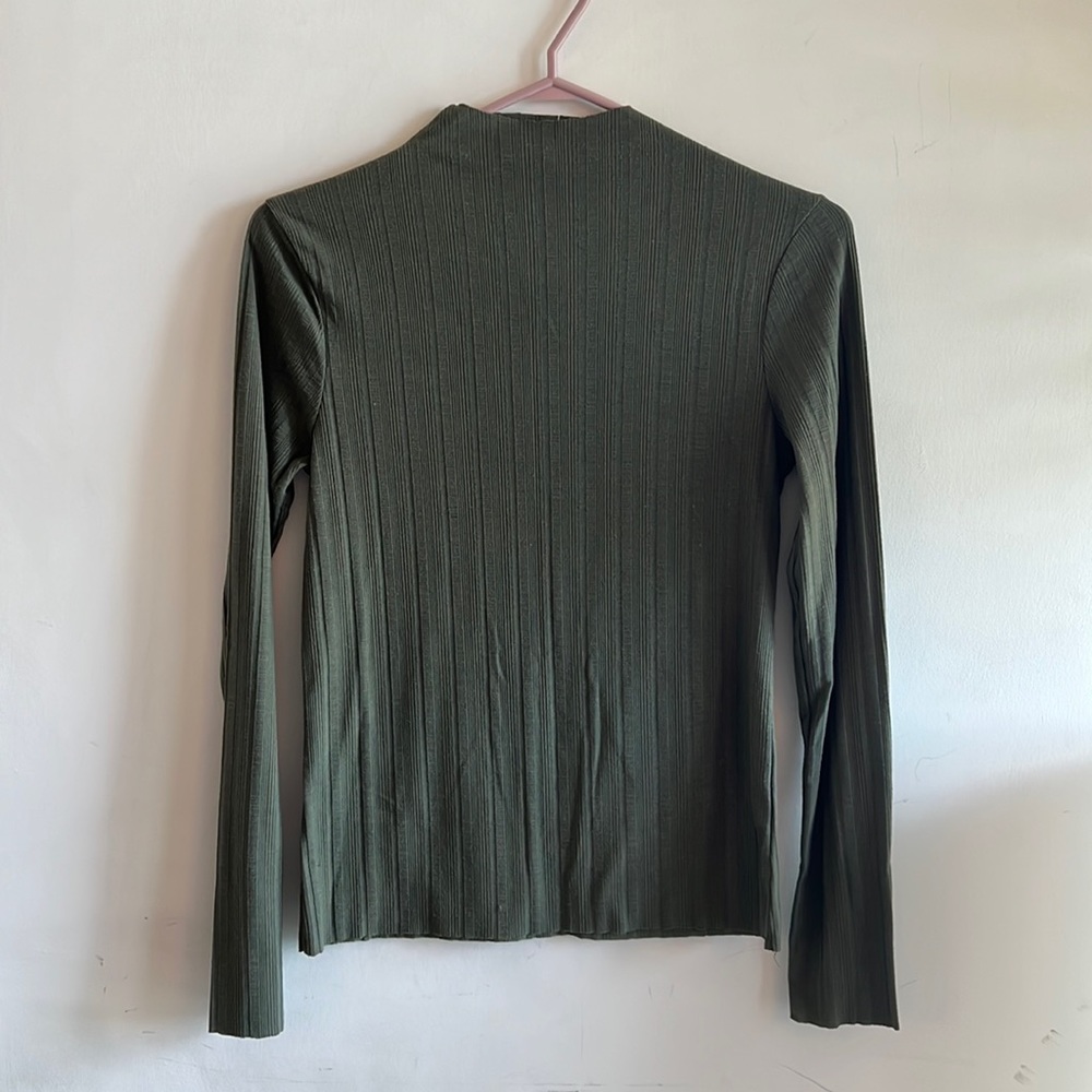 Full sleeved mock neck top